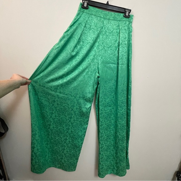 ELEGANT KELLY GREEN Wide Leg Satin Floral Formal Statement Trousers Size 6 Funky - Picture 4 of 10